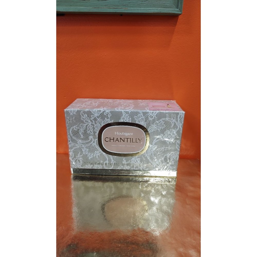 1970's-80's Houbigant Chantilly Gift Set